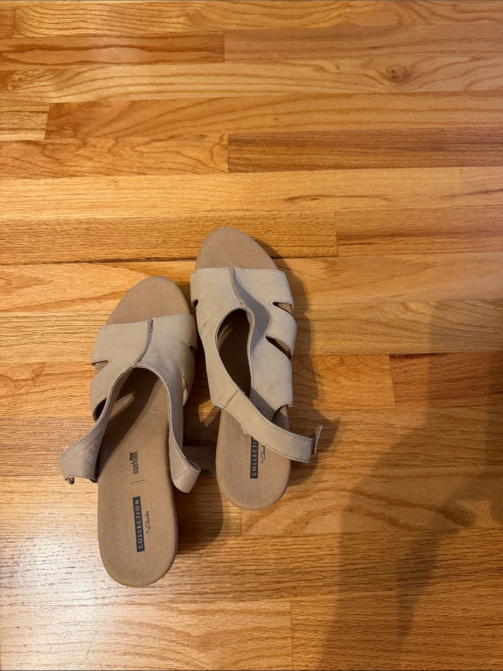 NWT Nordstroms Women’s Beige Suede Slingback Sandals